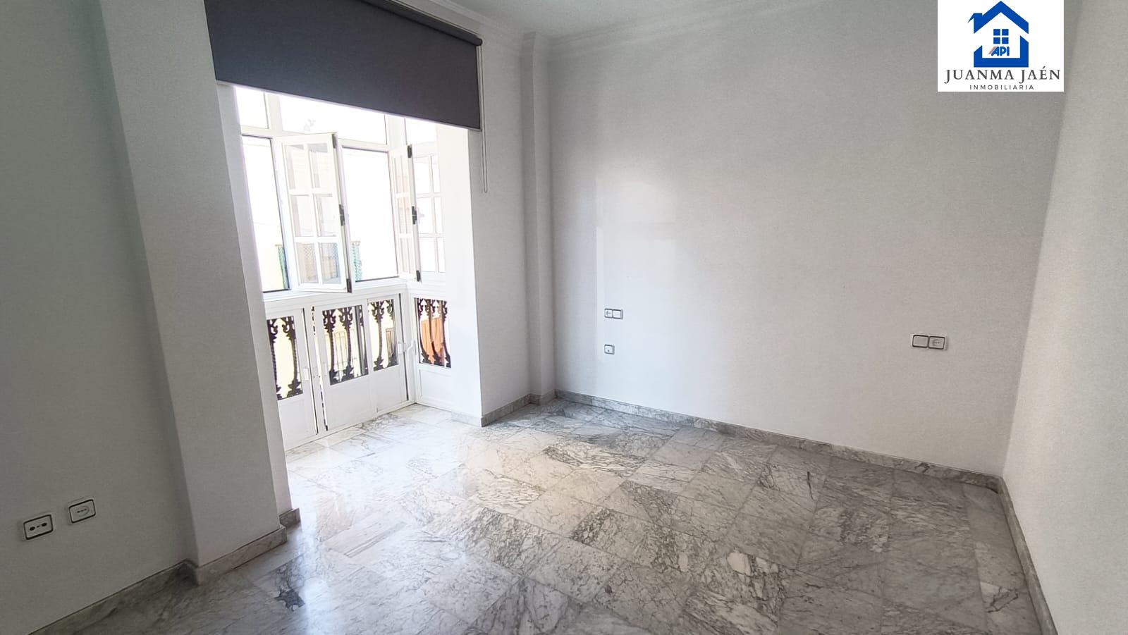 For sale of house in San Fernando