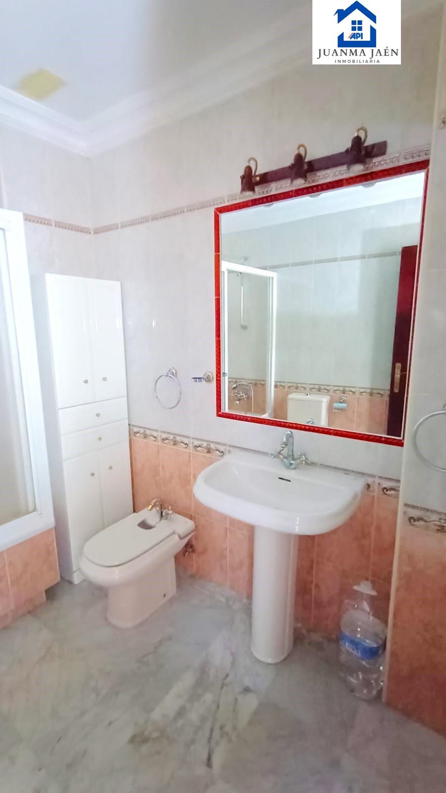 For sale of house in San Fernando