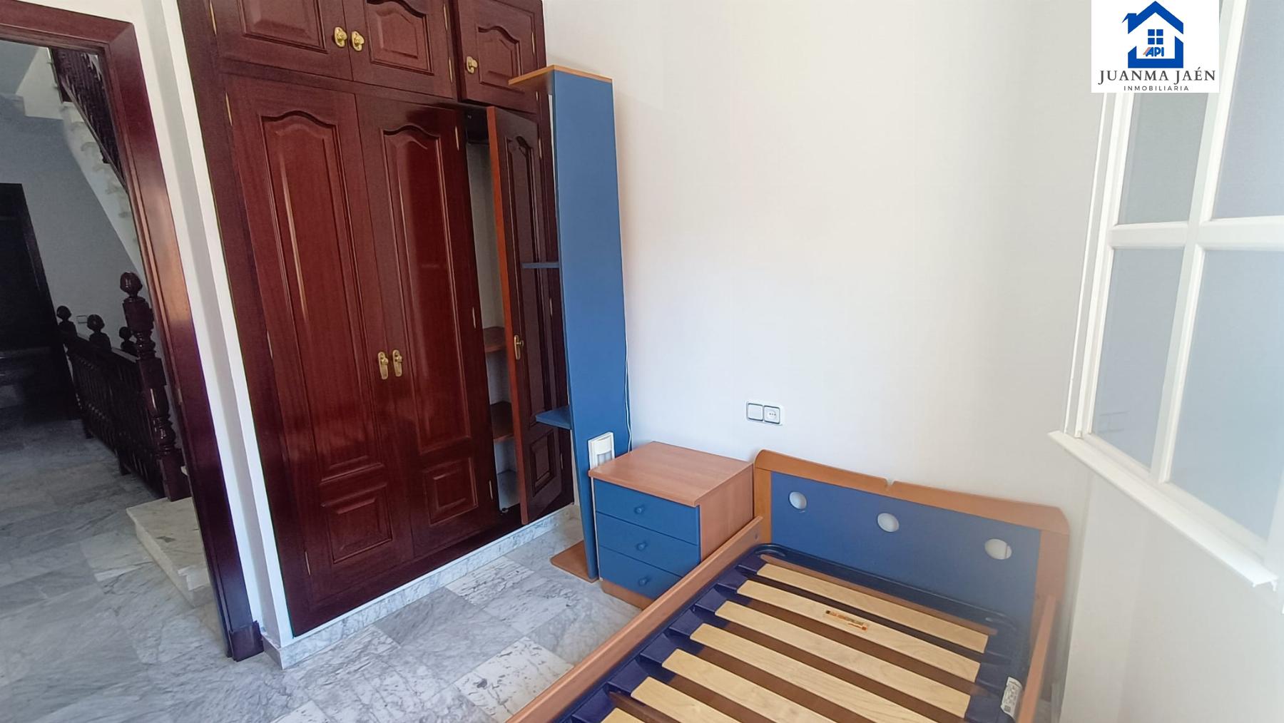 For sale of house in San Fernando