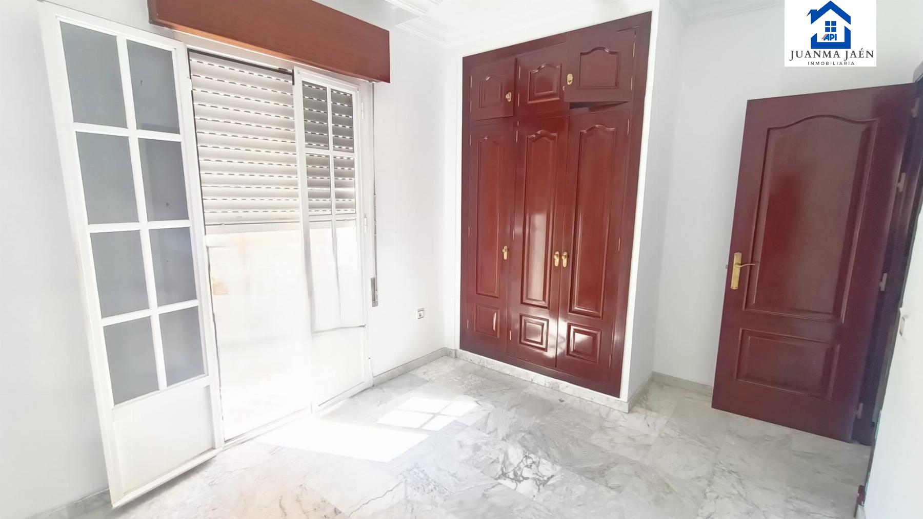 For sale of house in San Fernando