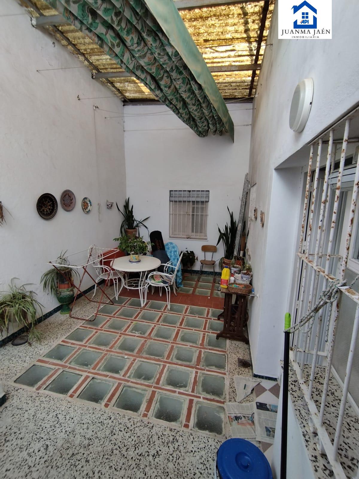 For sale of house in San Fernando