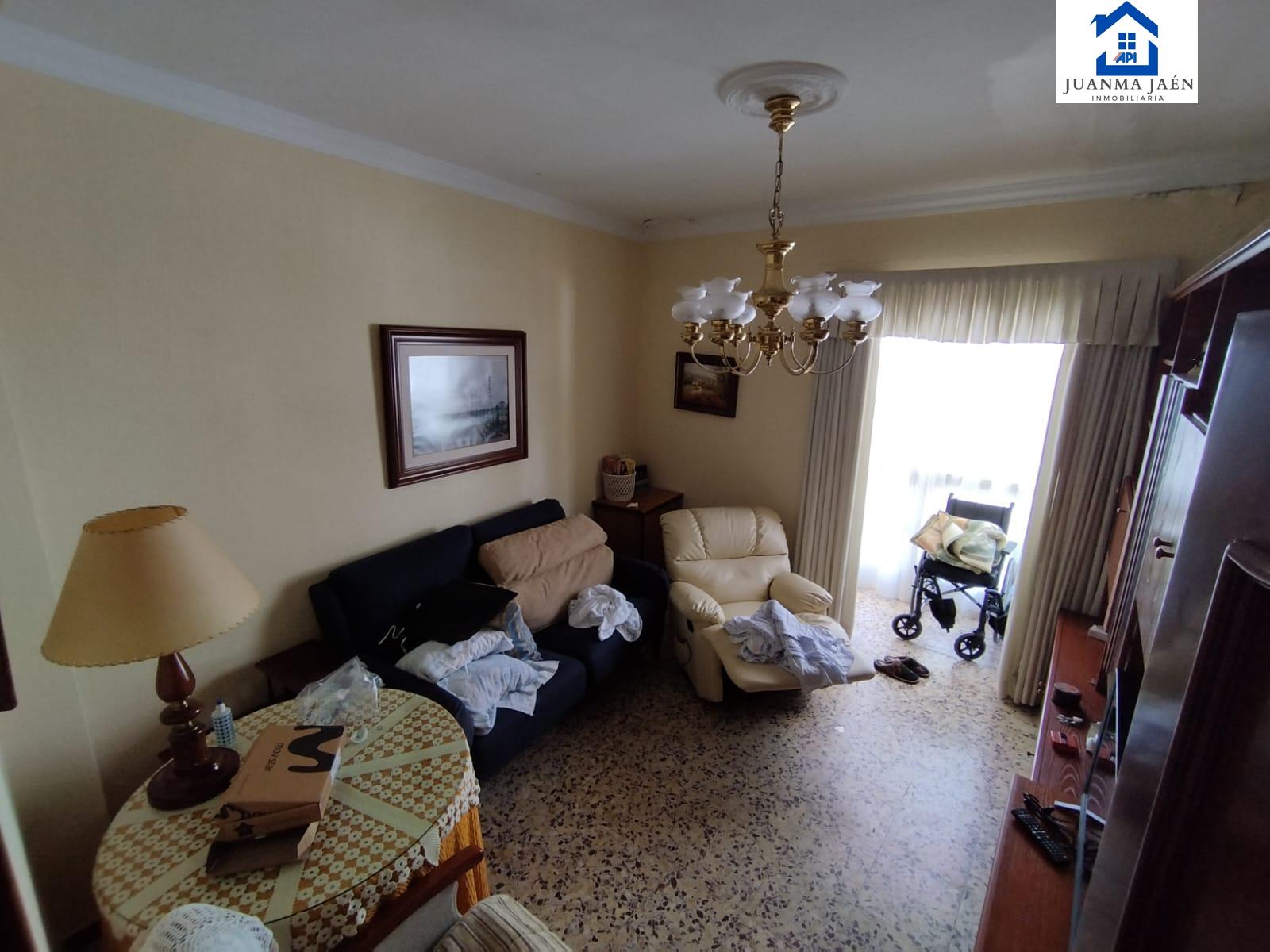 For sale of house in San Fernando