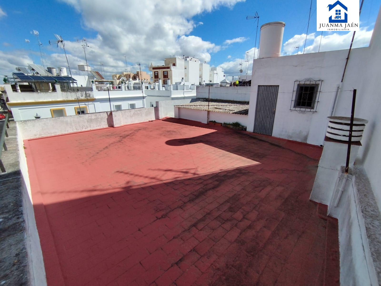 For sale of house in San Fernando