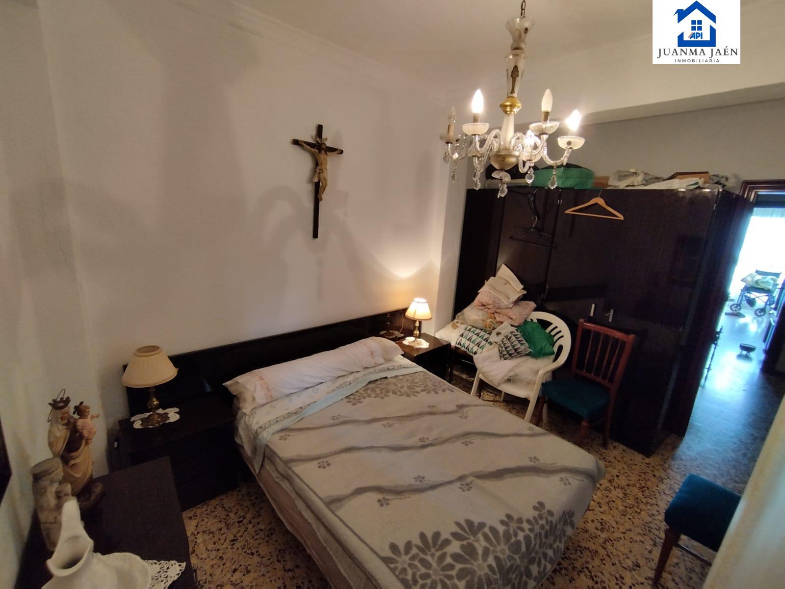 For sale of house in San Fernando