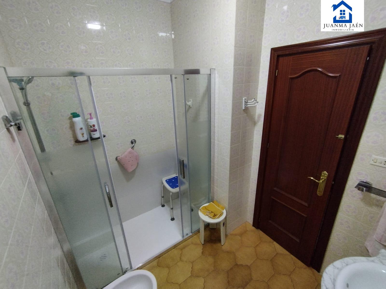 For sale of house in San Fernando