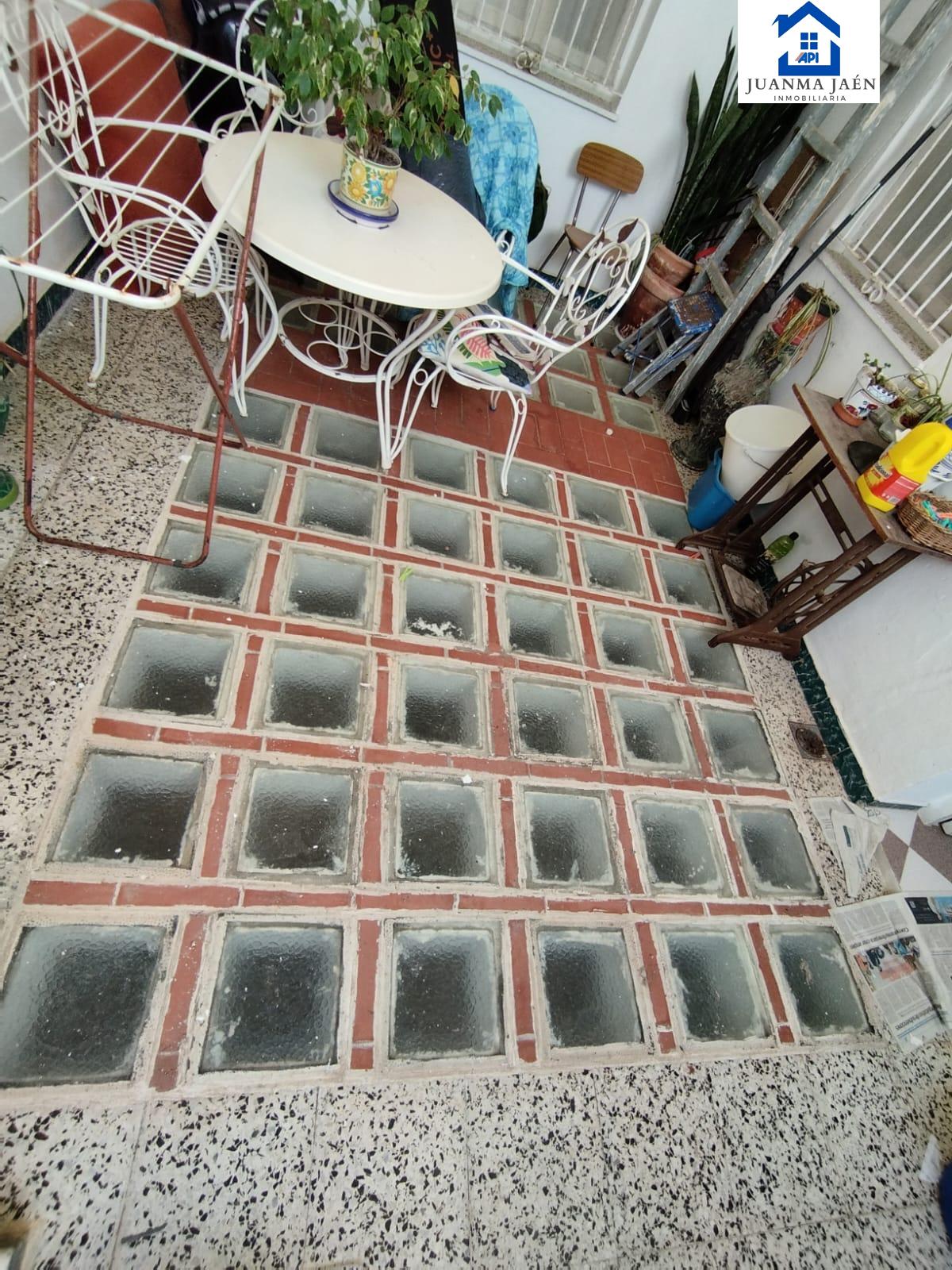 For sale of house in San Fernando