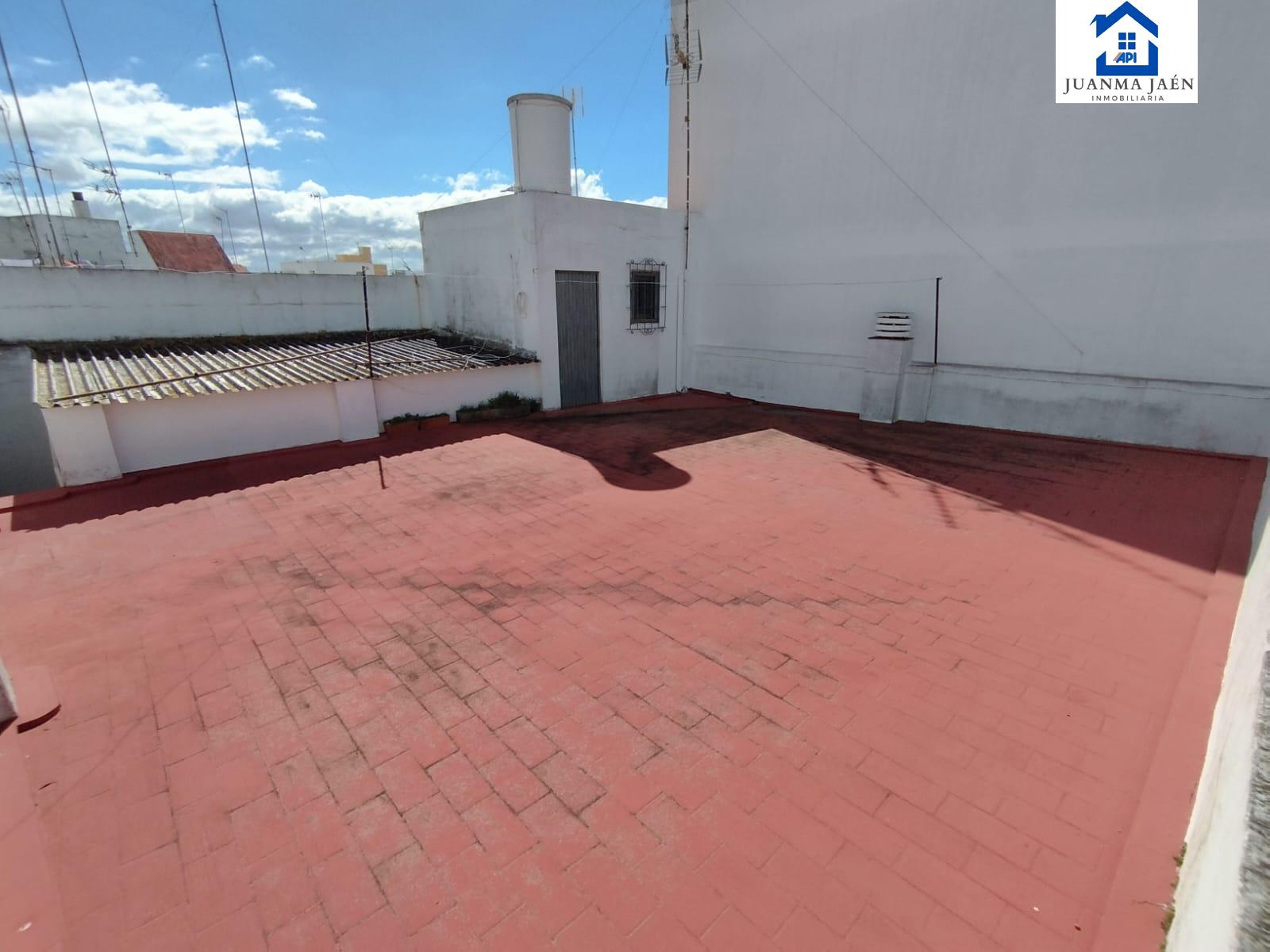 For sale of house in San Fernando