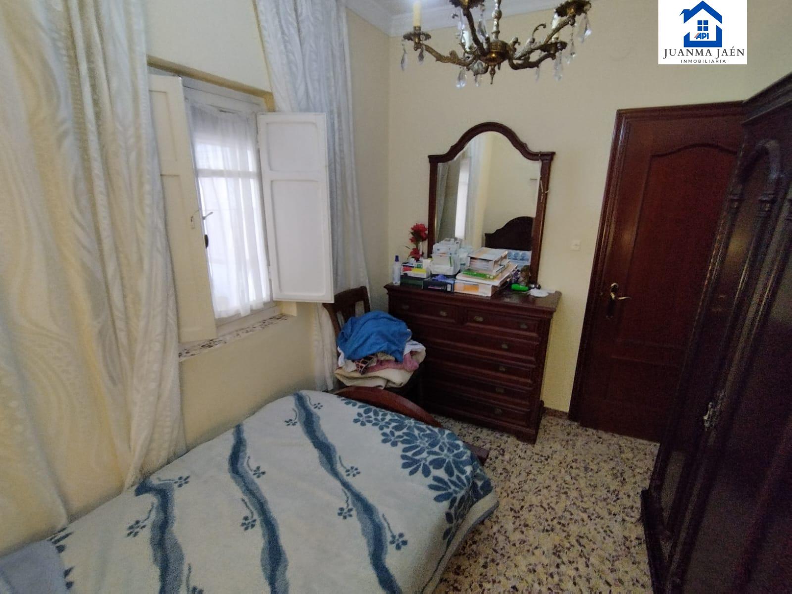 For sale of house in San Fernando