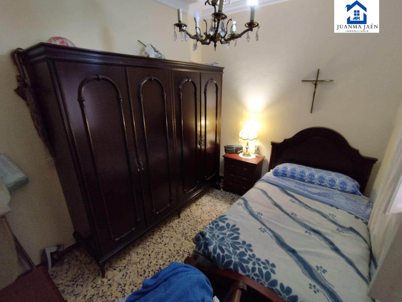 For sale of house in San Fernando