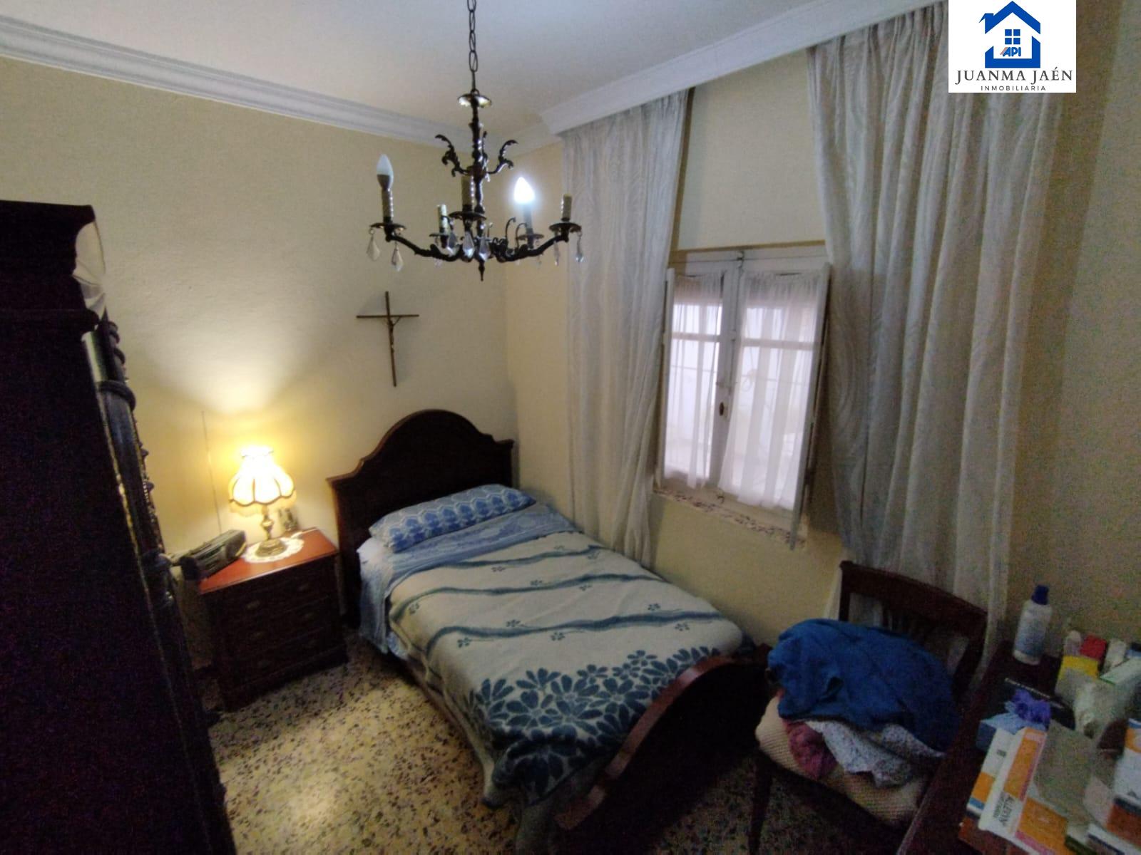 For sale of house in San Fernando