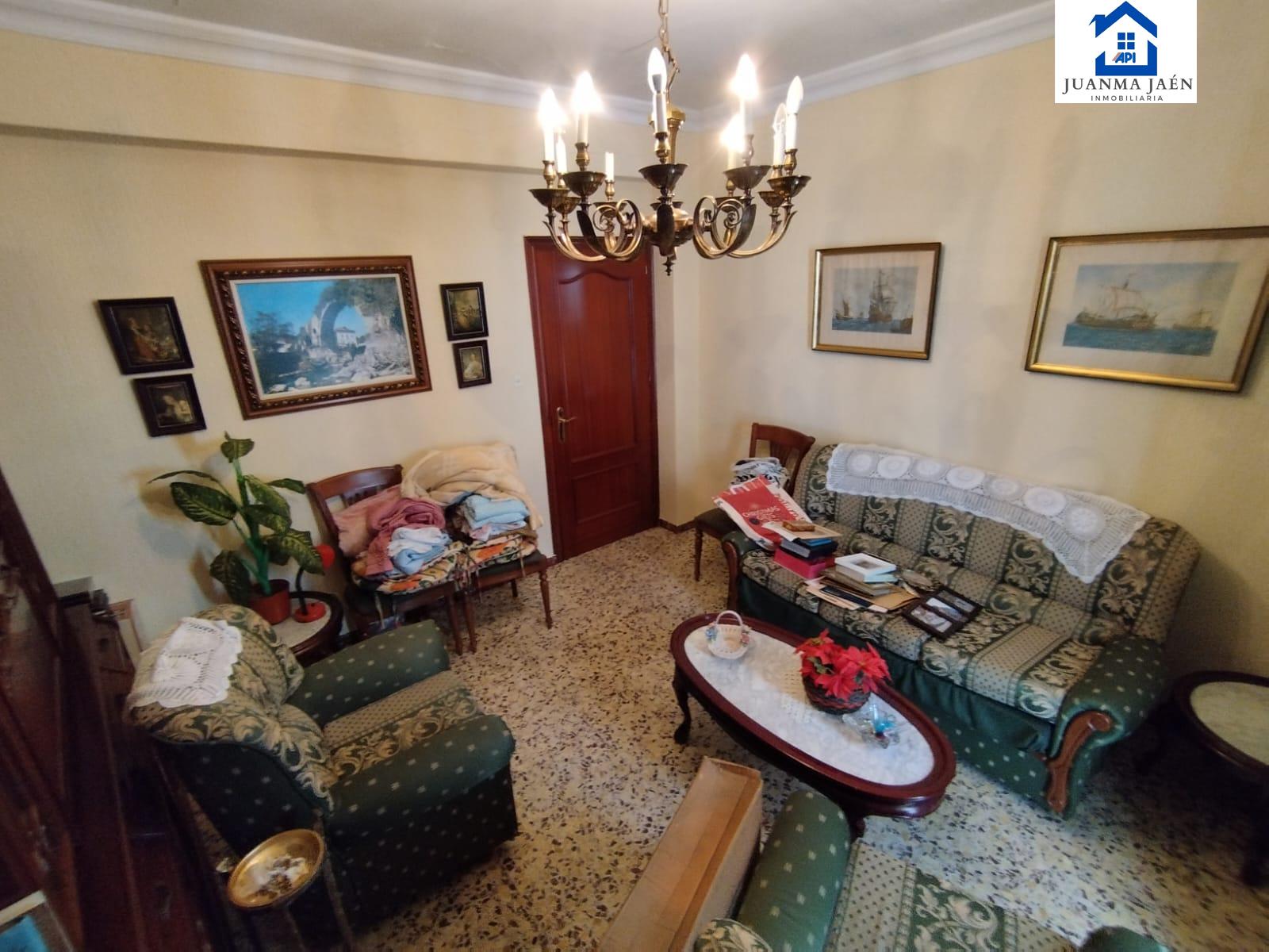 For sale of house in San Fernando