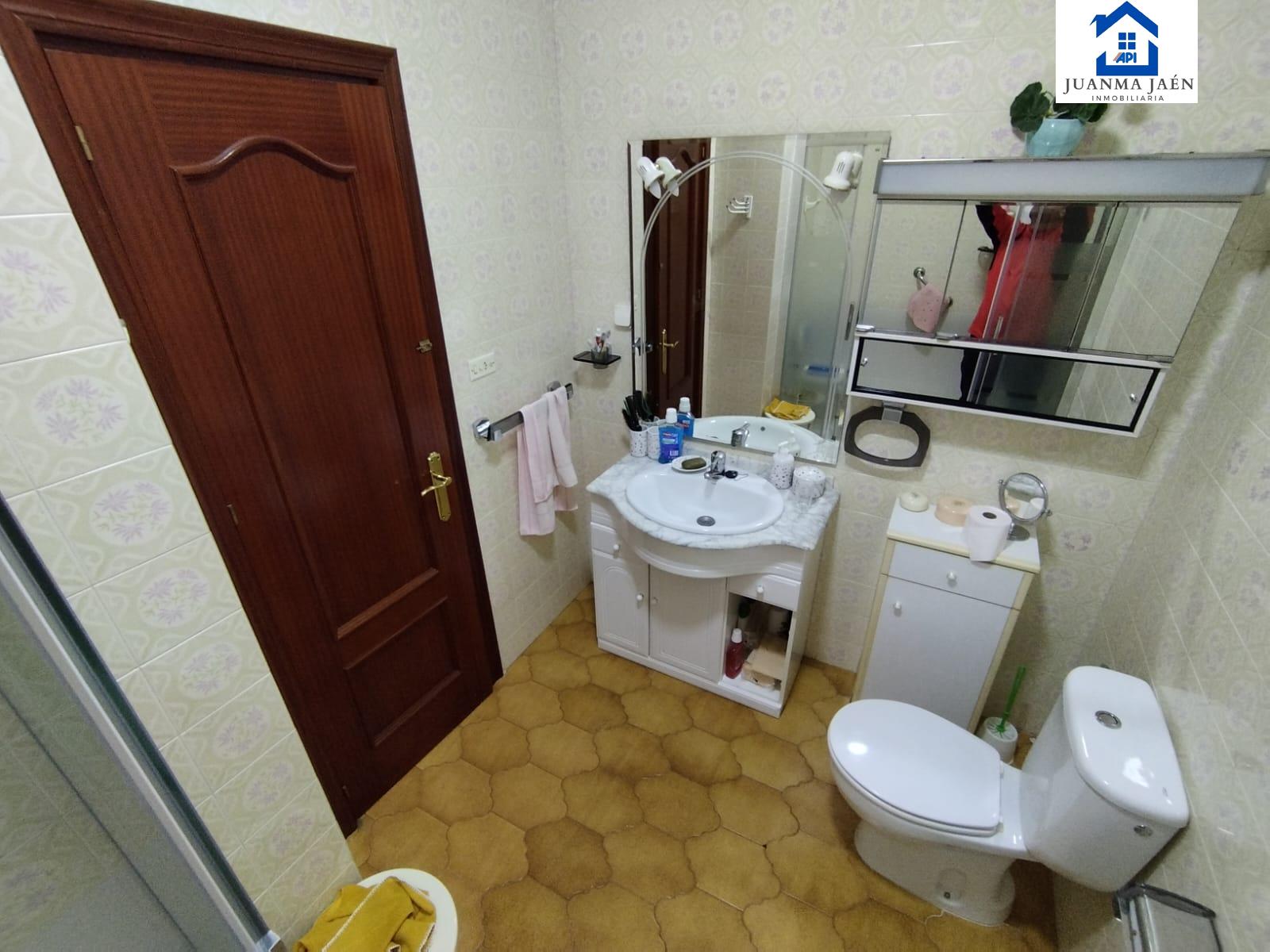 For sale of house in San Fernando