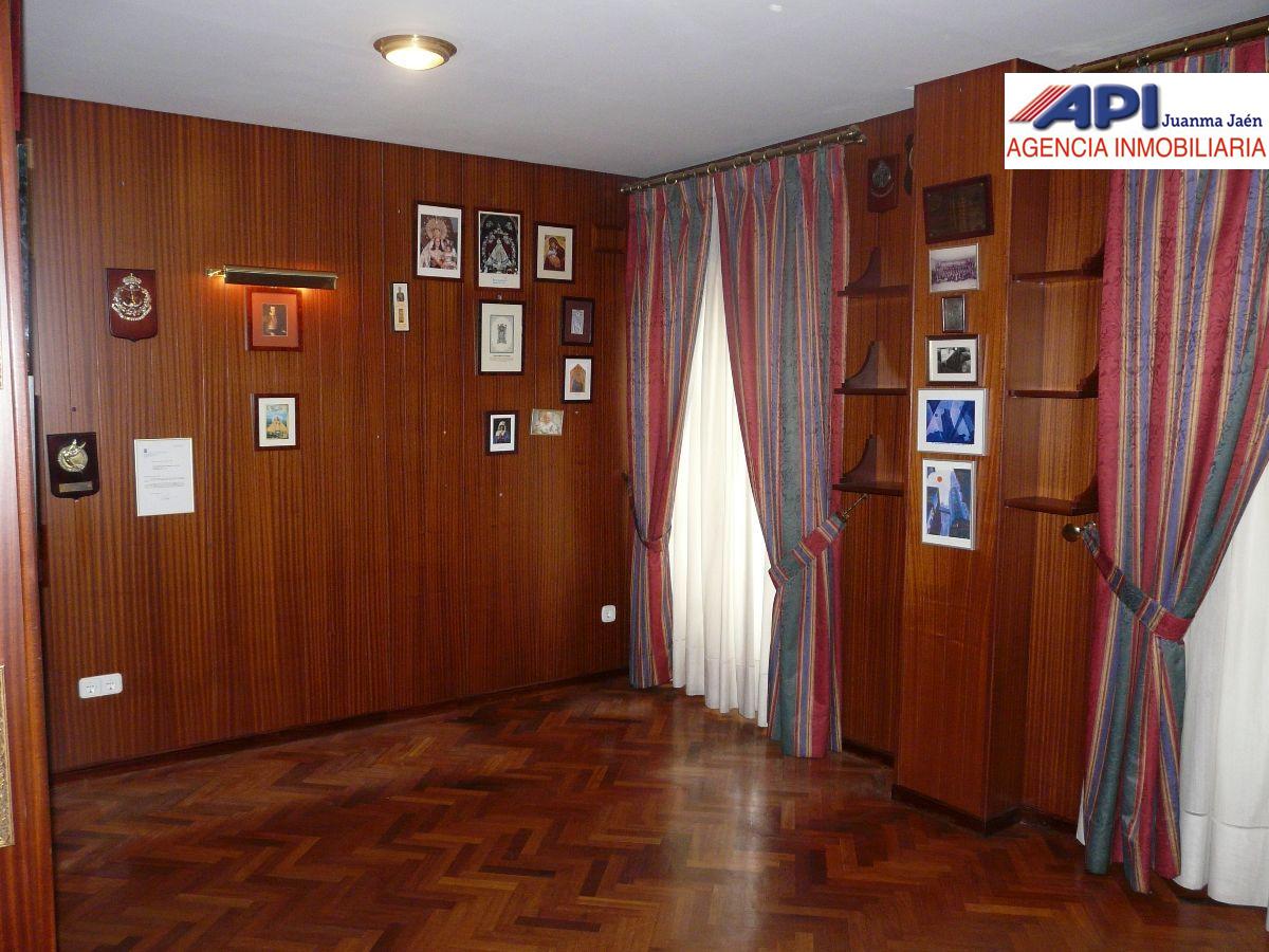 For sale of office in San Fernando