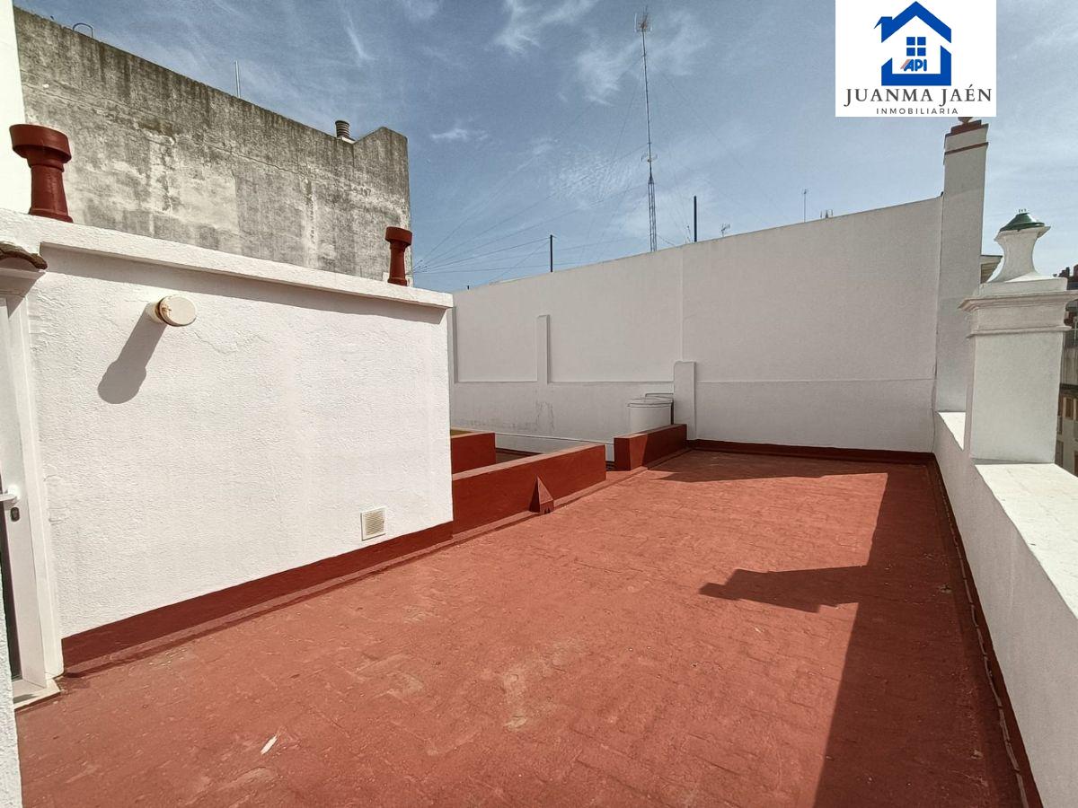 For sale of house in San Fernando