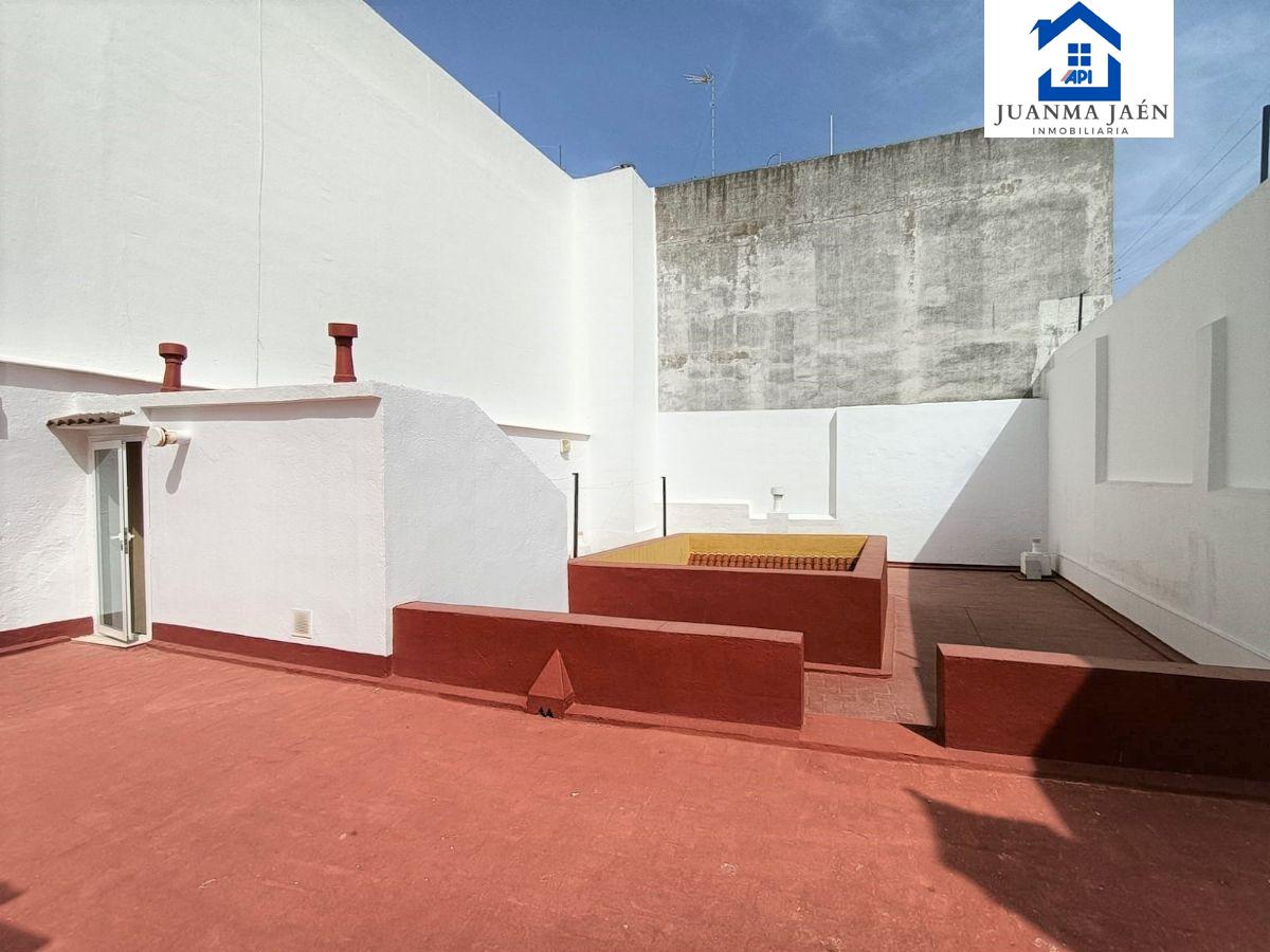 For sale of house in San Fernando
