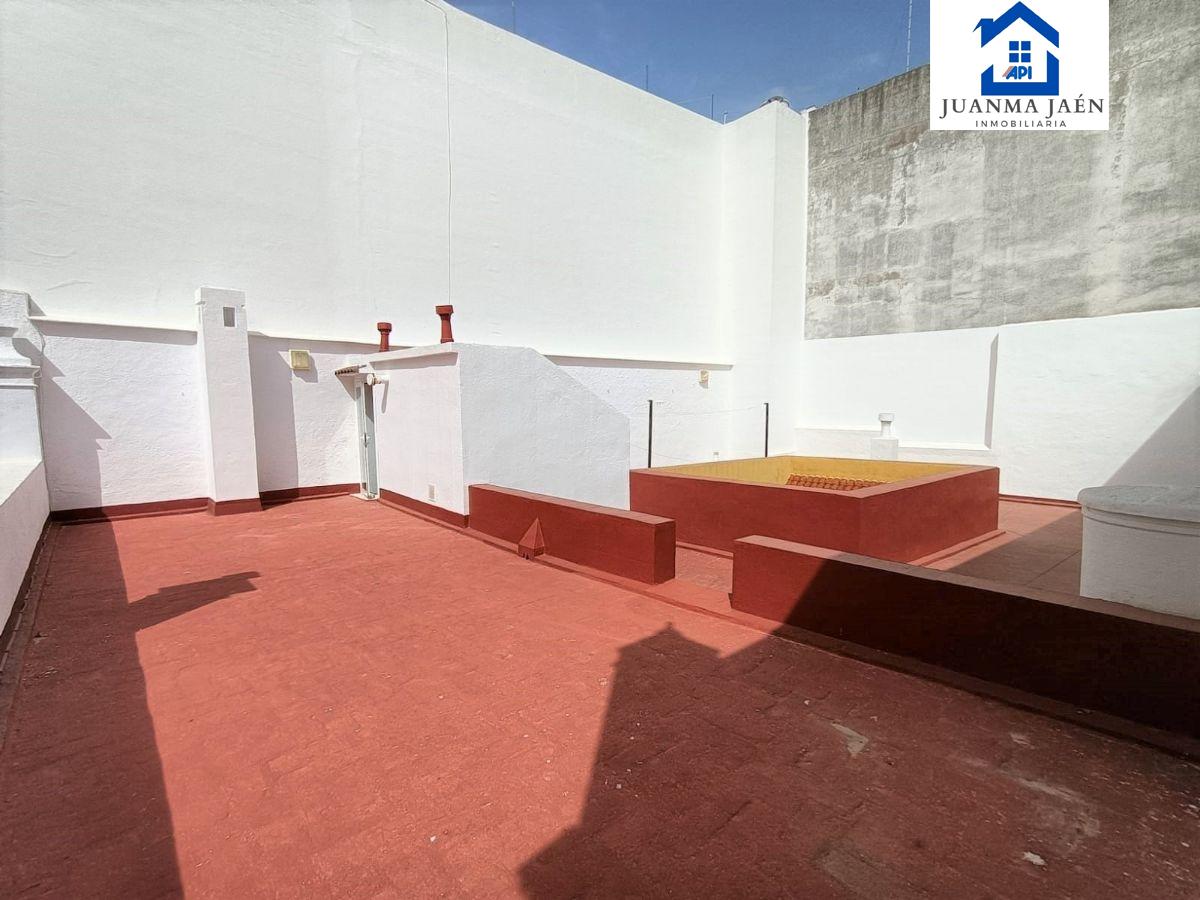 For sale of house in San Fernando