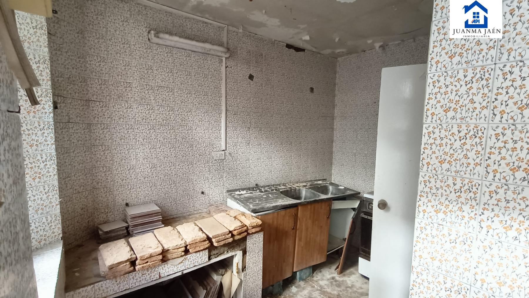 For sale of house in San Fernando