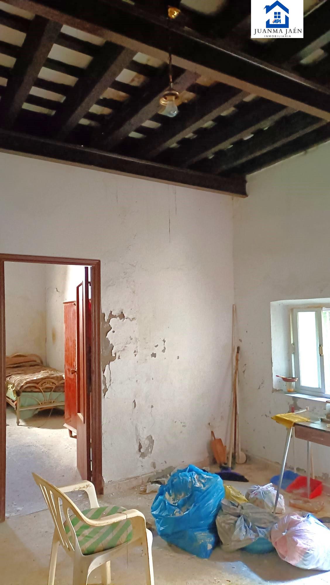 For sale of house in San Fernando