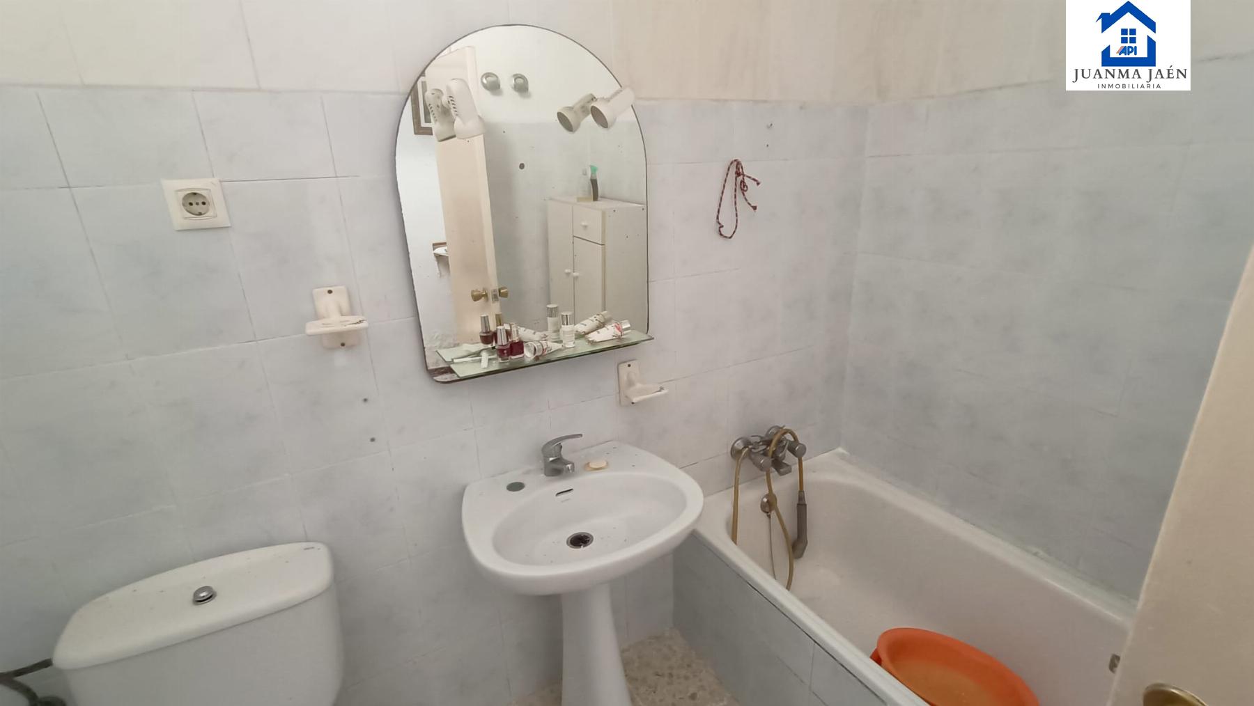 For sale of house in San Fernando