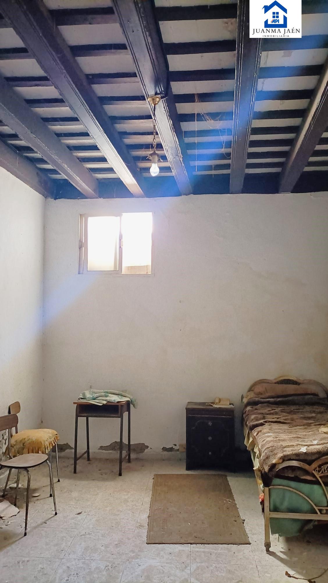 For sale of house in San Fernando
