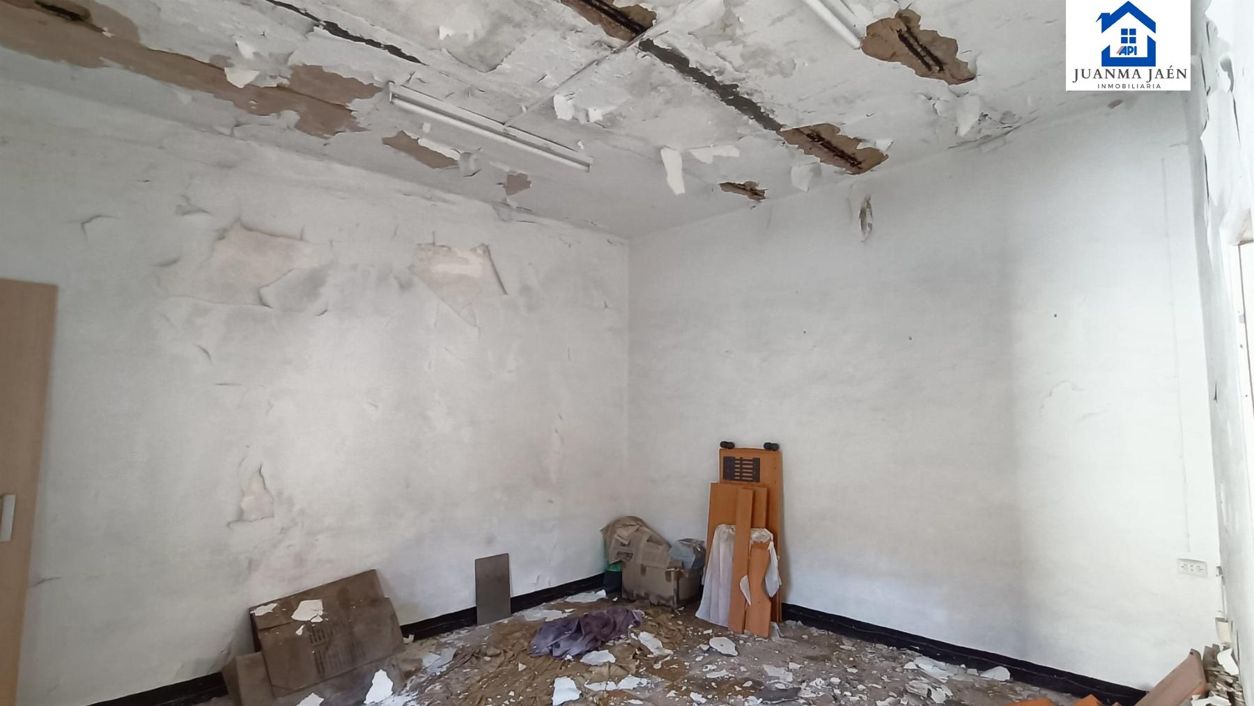For sale of house in San Fernando