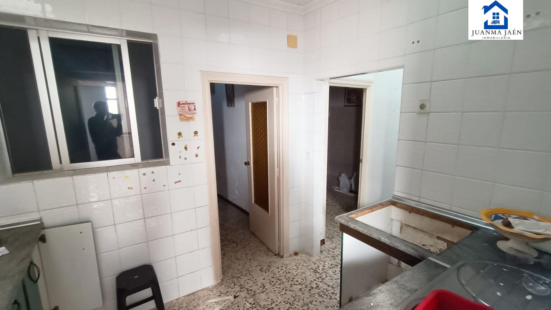 For sale of house in San Fernando