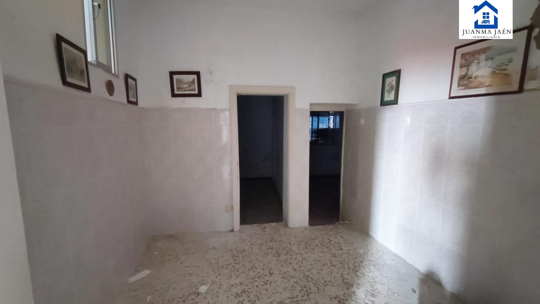 For sale of house in San Fernando