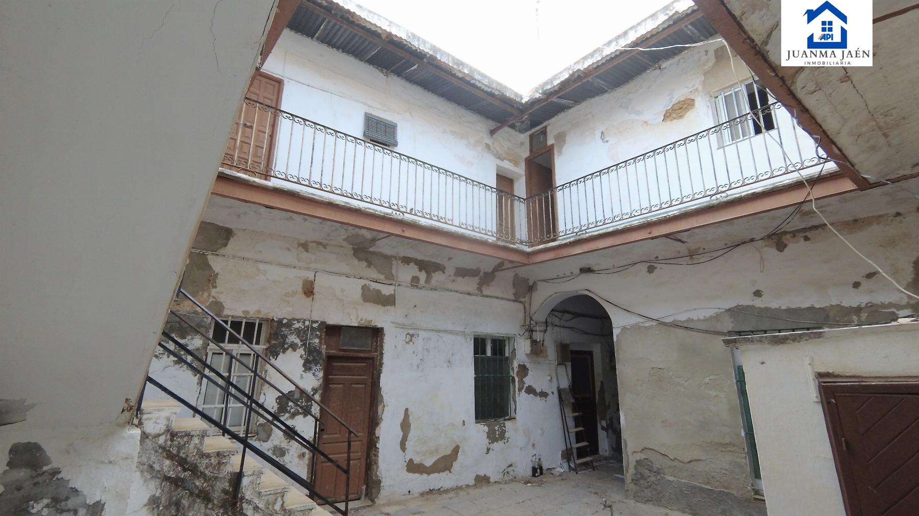 For sale of house in San Fernando