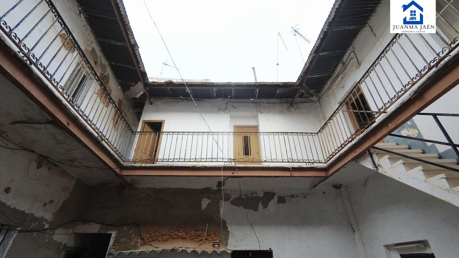 For sale of house in San Fernando