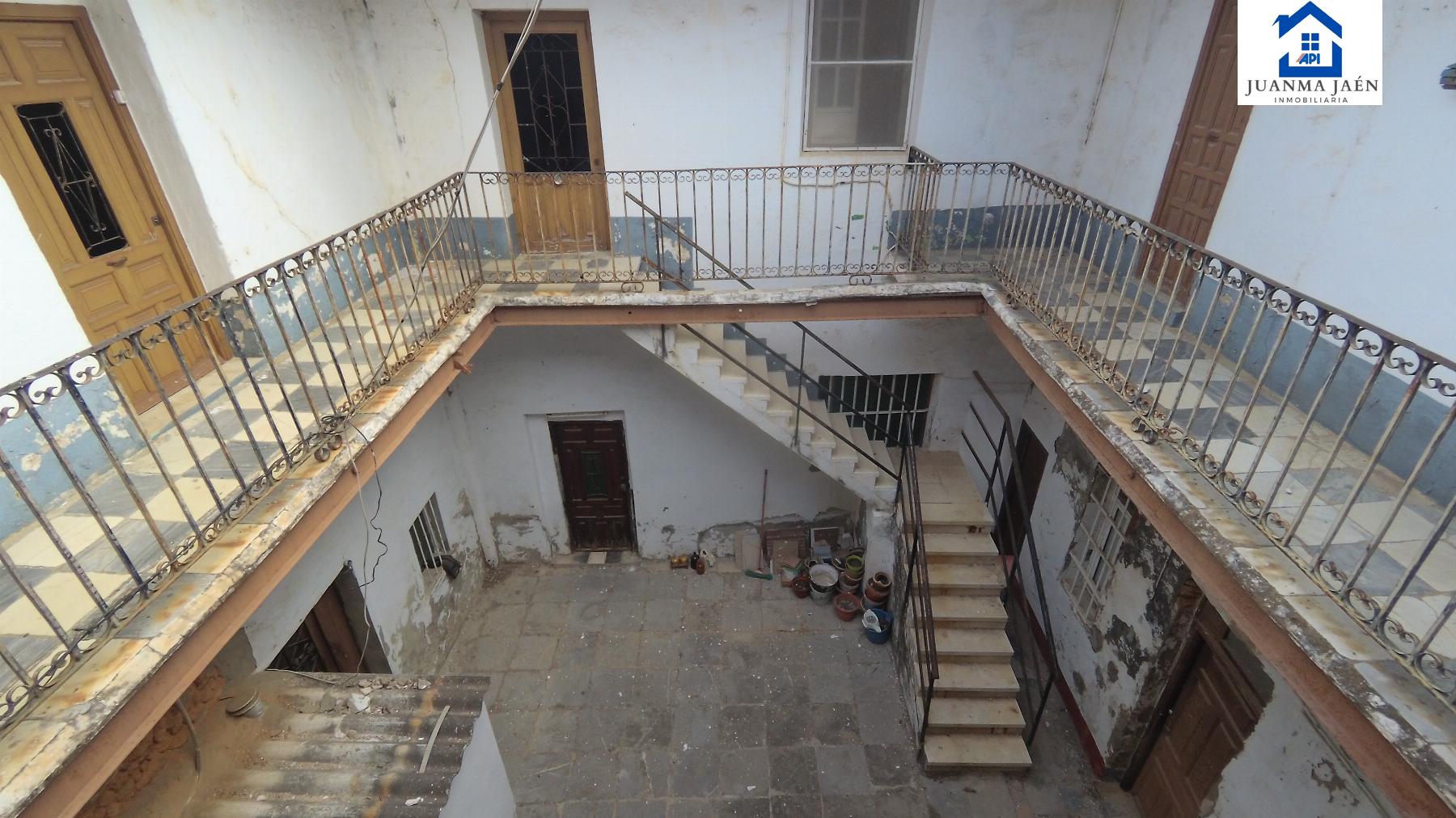 For sale of house in San Fernando