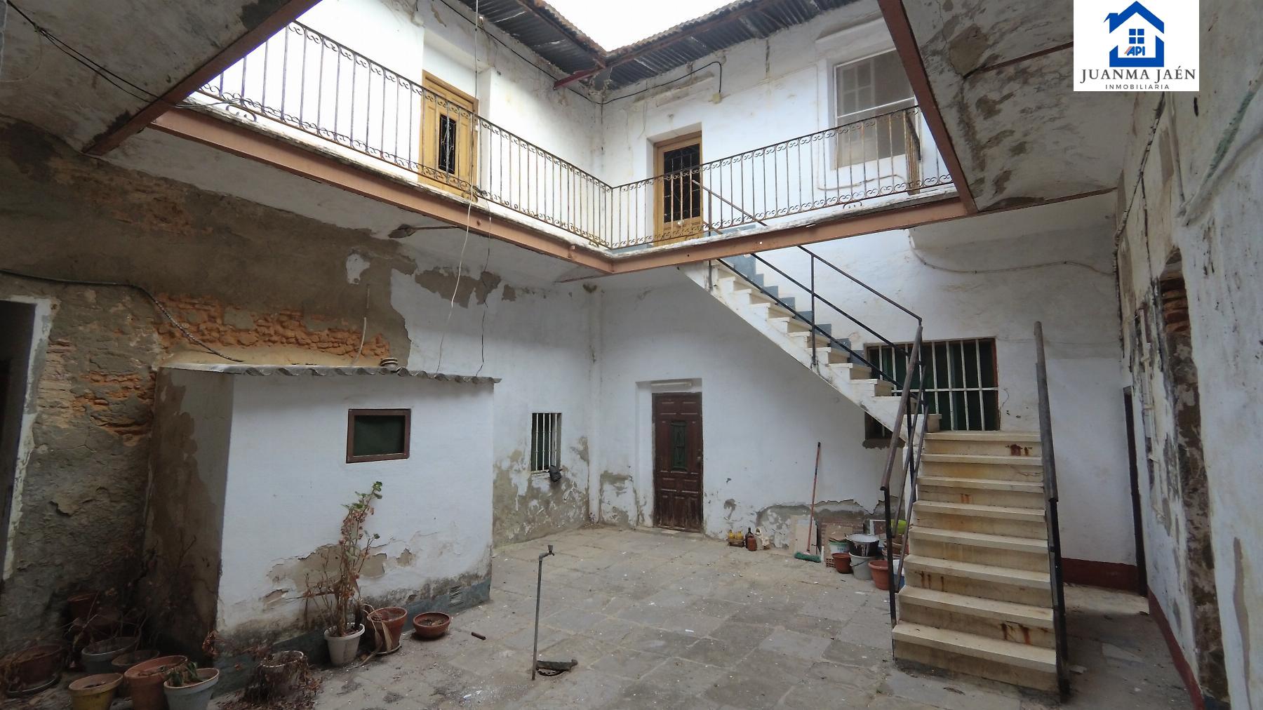For sale of house in San Fernando
