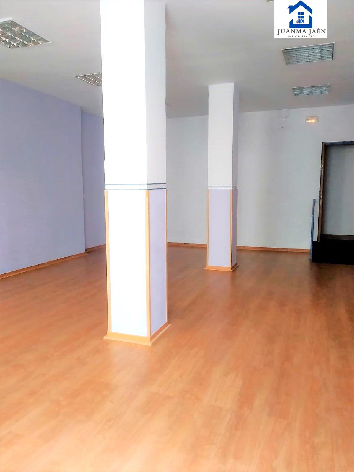 For rent of commercial in San Fernando