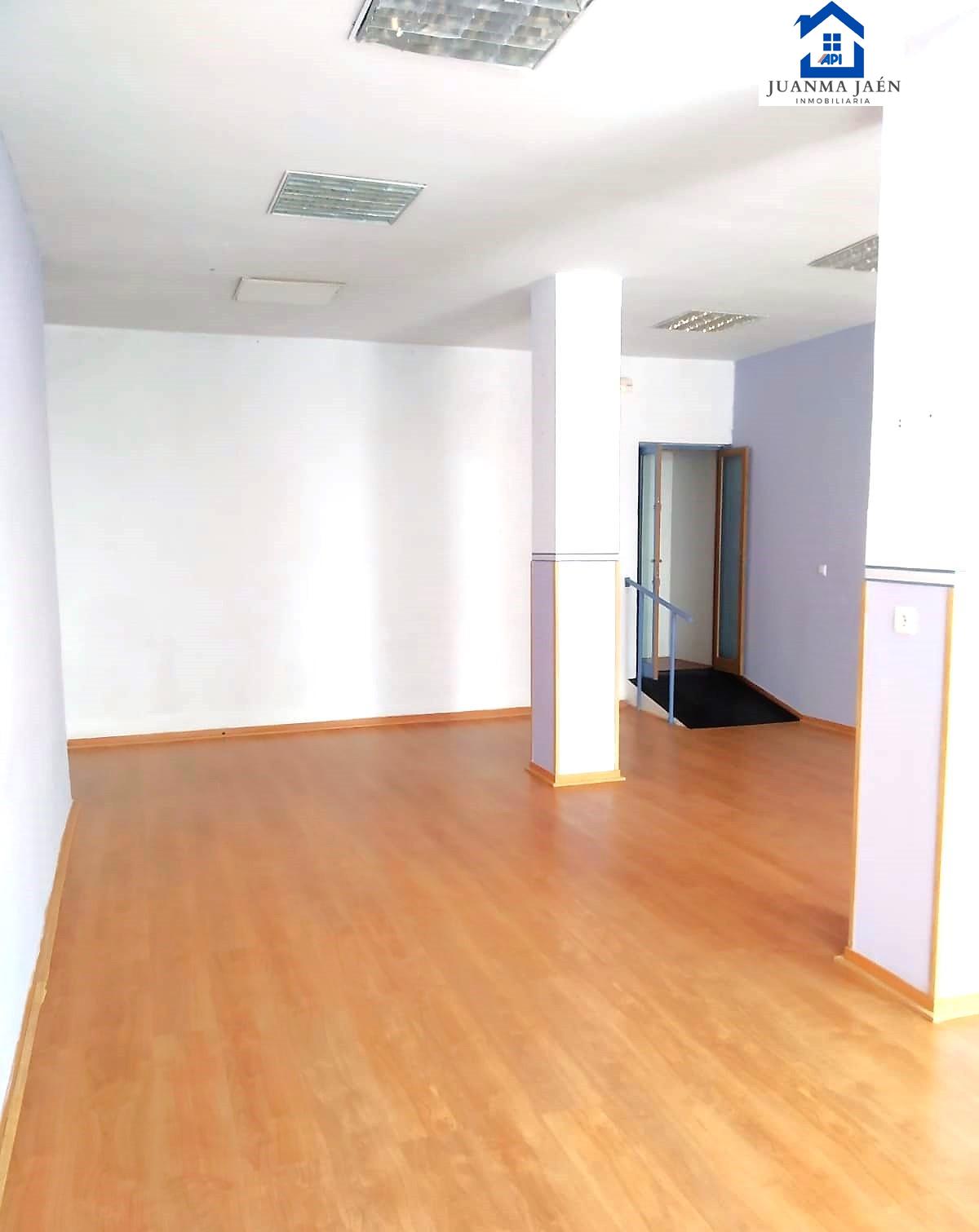 For rent of commercial in San Fernando