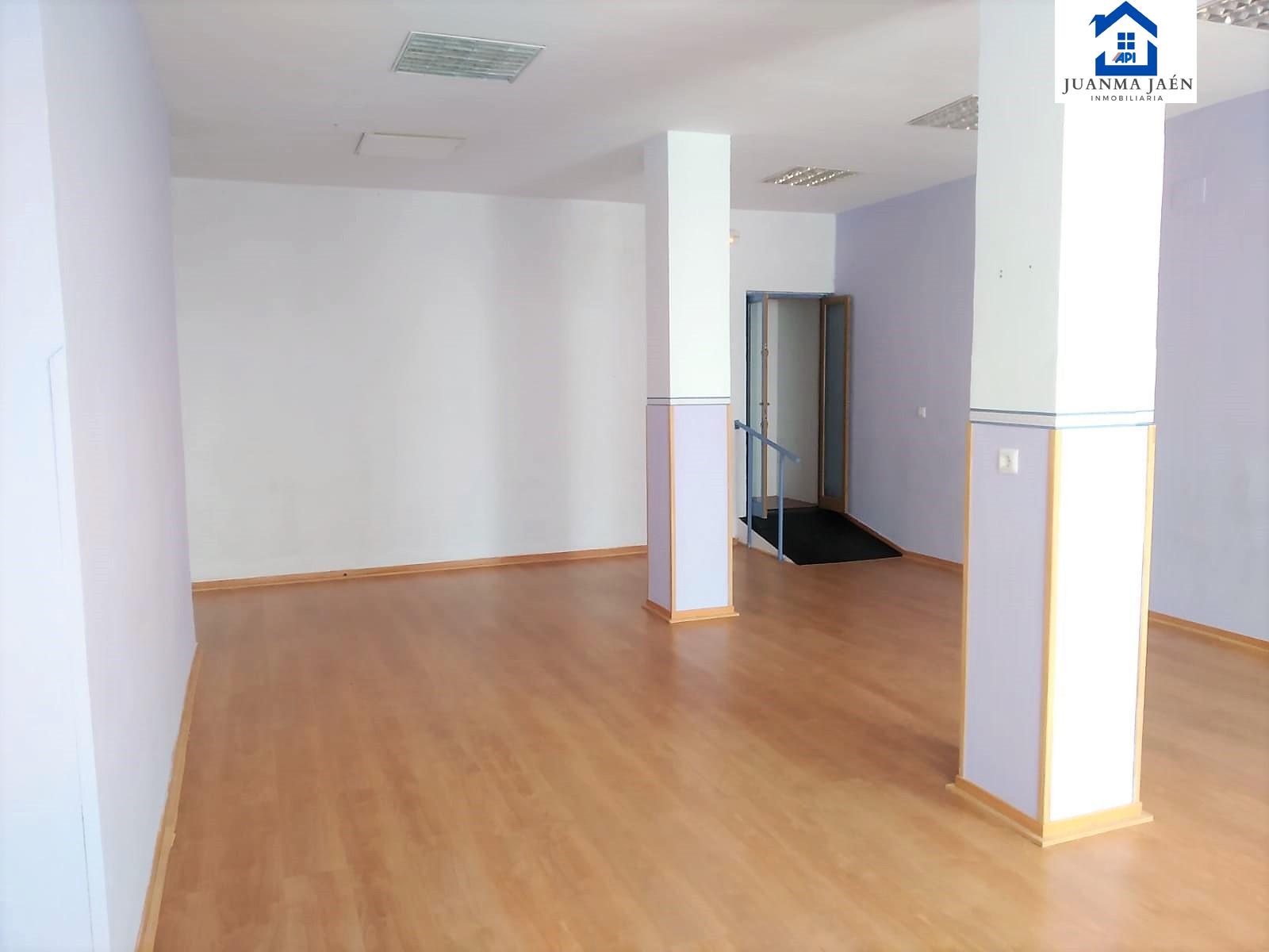 For rent of commercial in San Fernando