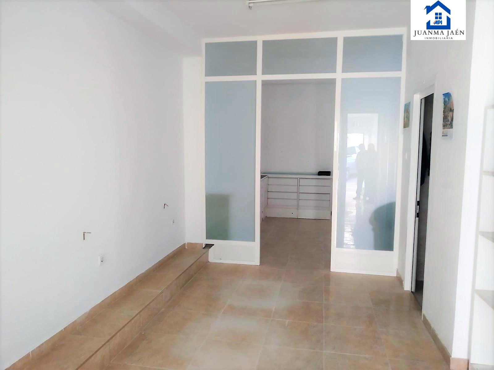 For sale of commercial in San Fernando