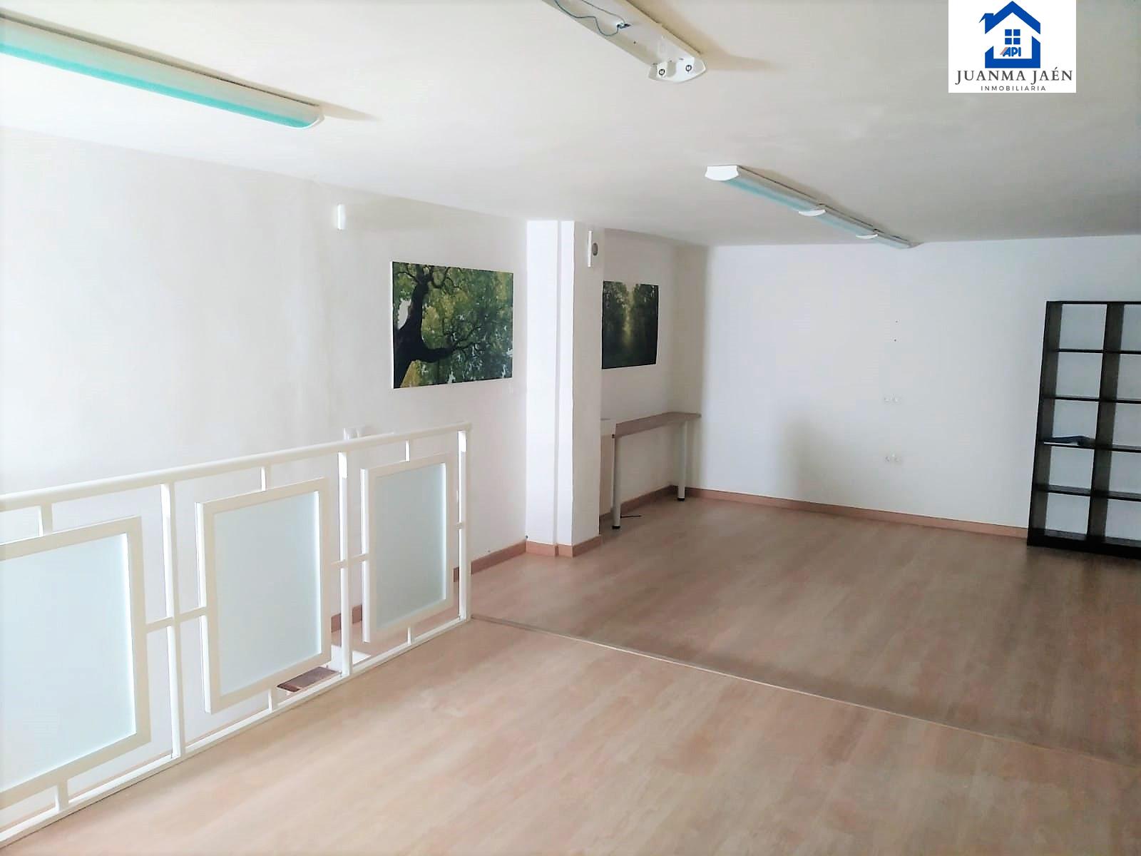 For sale of commercial in San Fernando