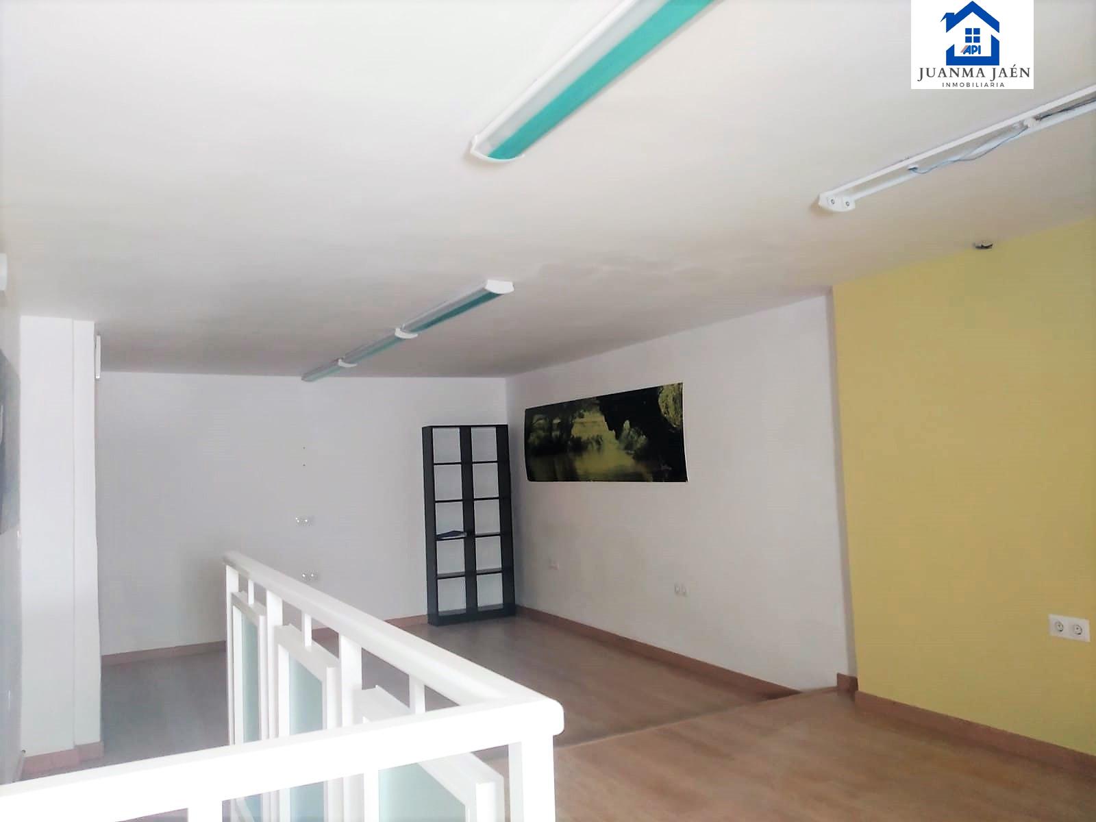 For sale of commercial in San Fernando
