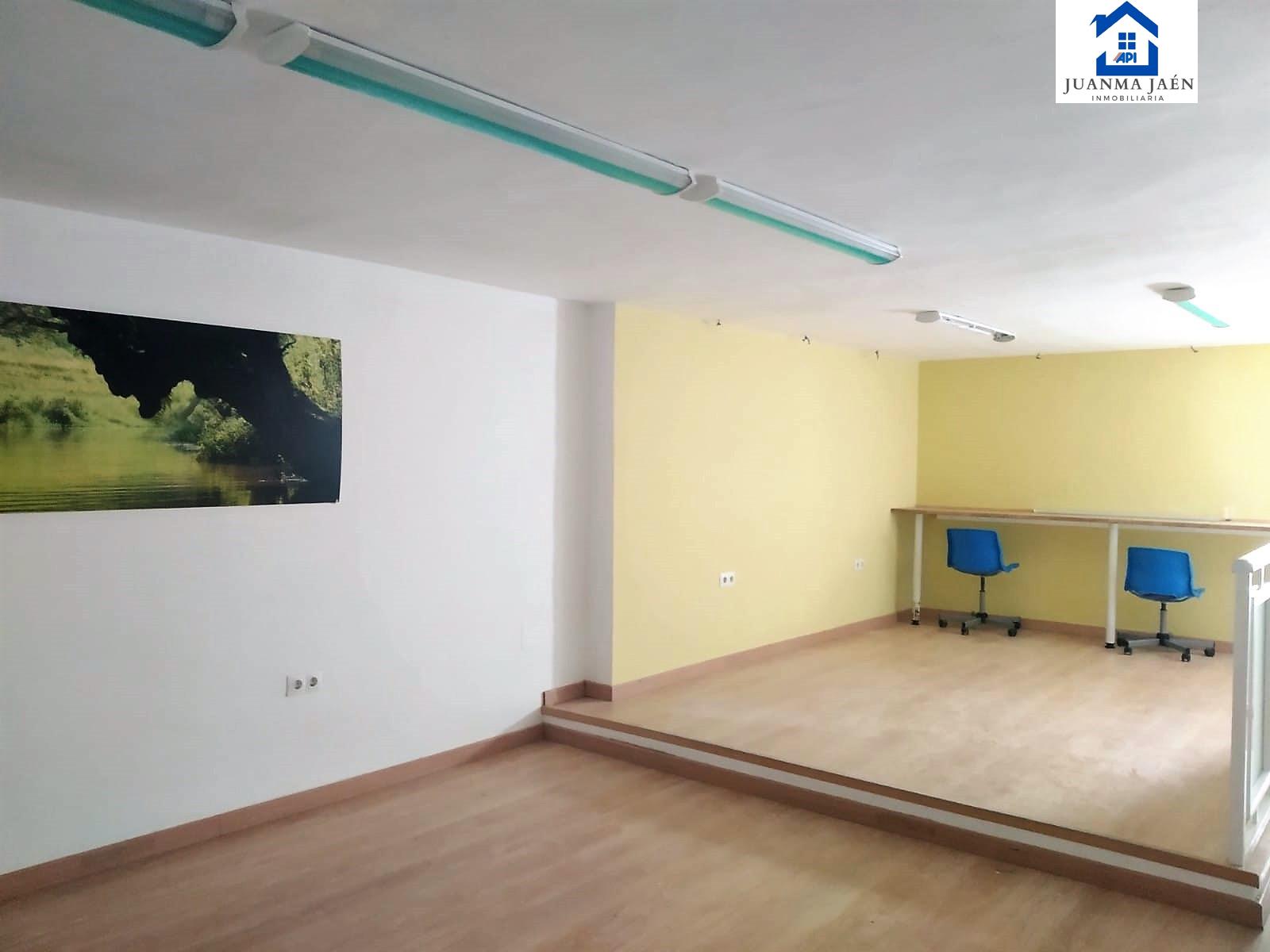 For sale of commercial in San Fernando