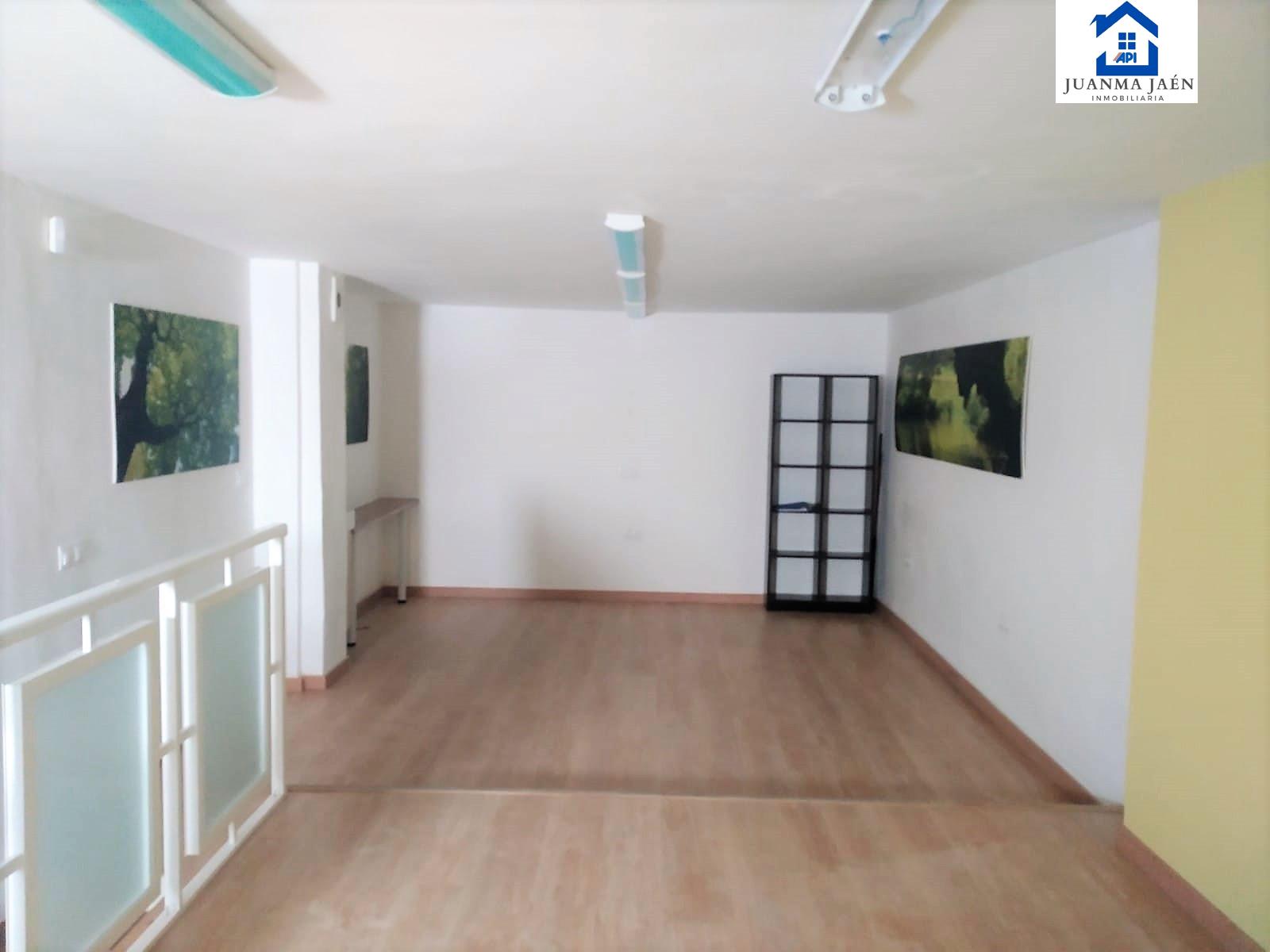 For sale of commercial in San Fernando
