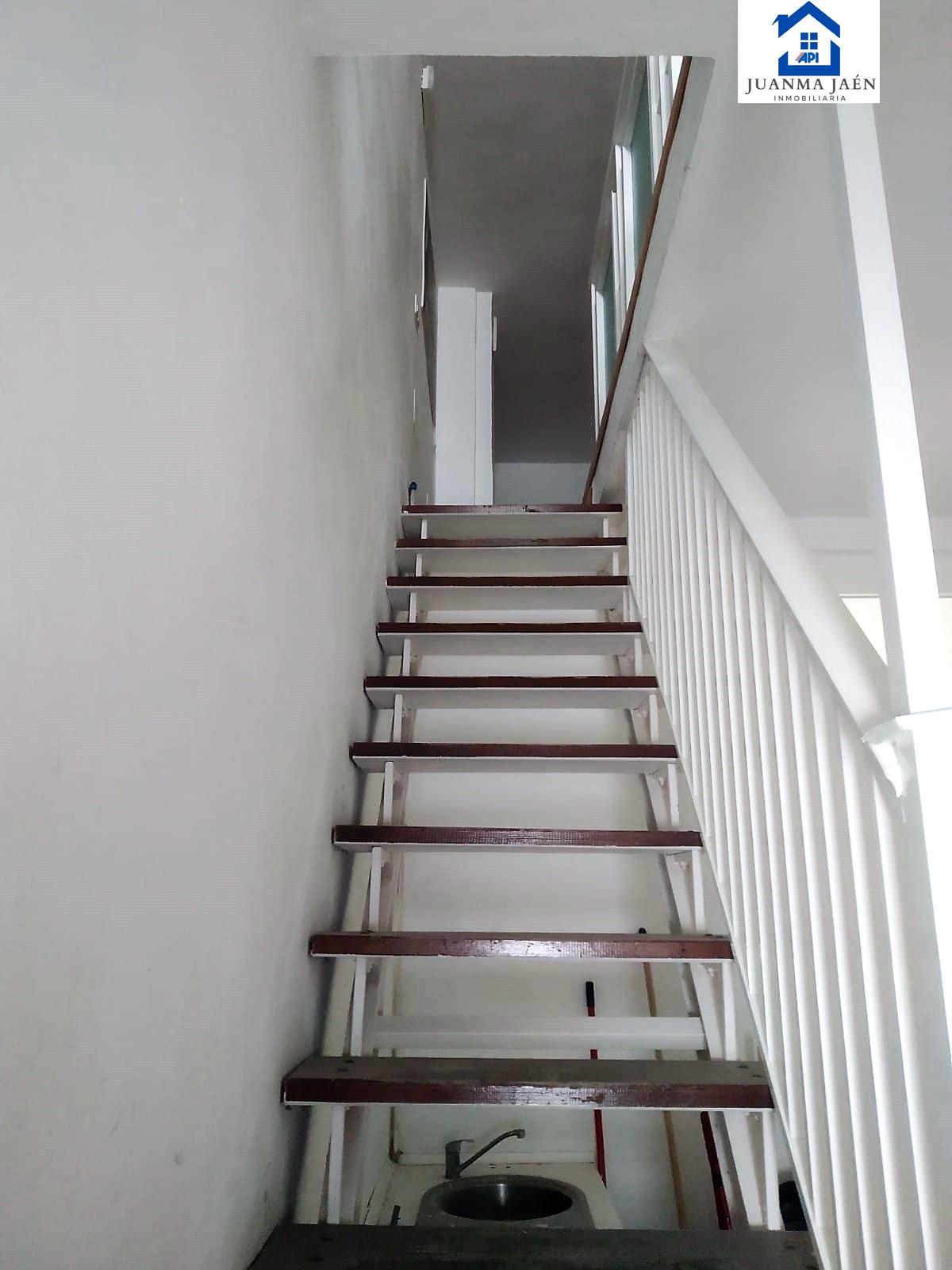 For sale of commercial in San Fernando