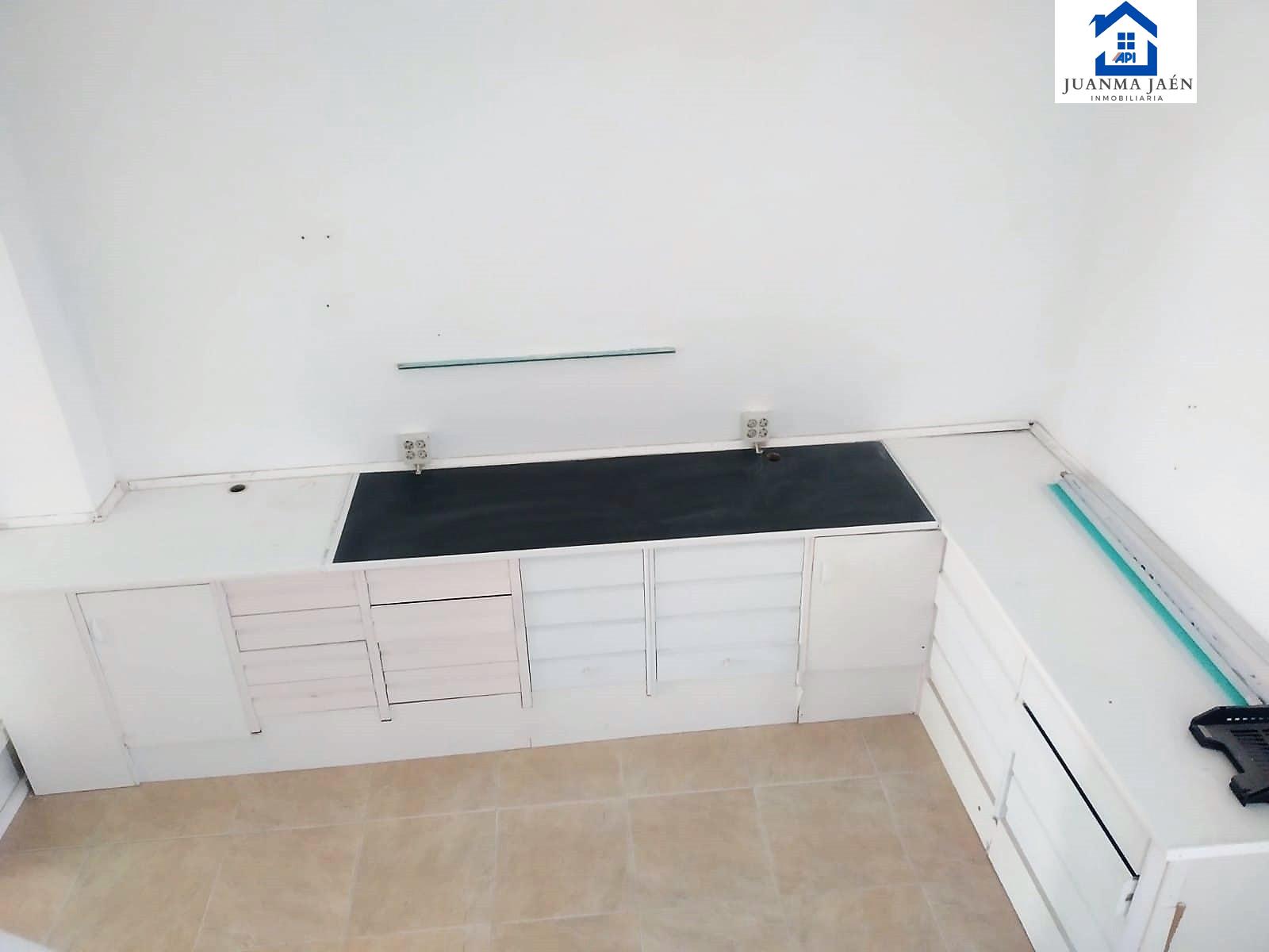 For sale of commercial in San Fernando