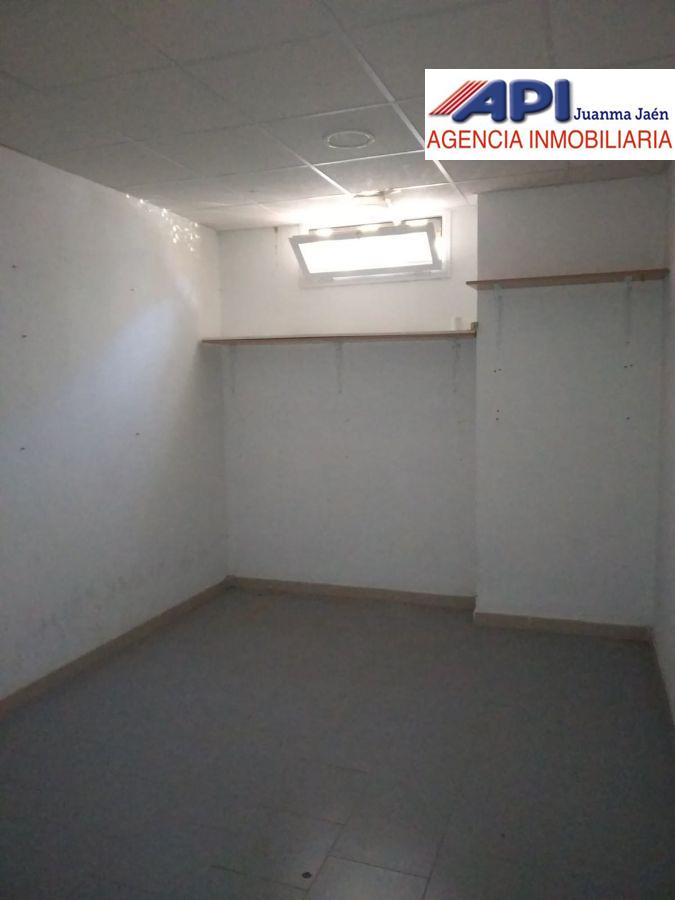 For sale of commercial in San Fernando