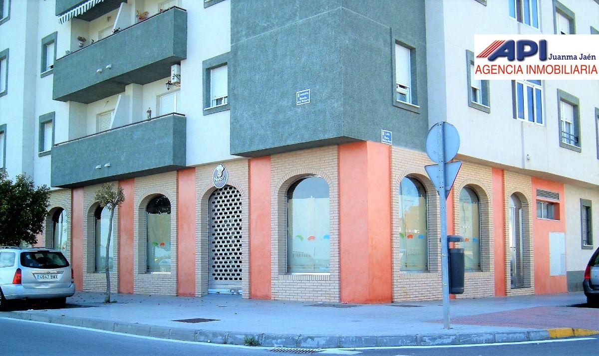 For sale of commercial in San Fernando