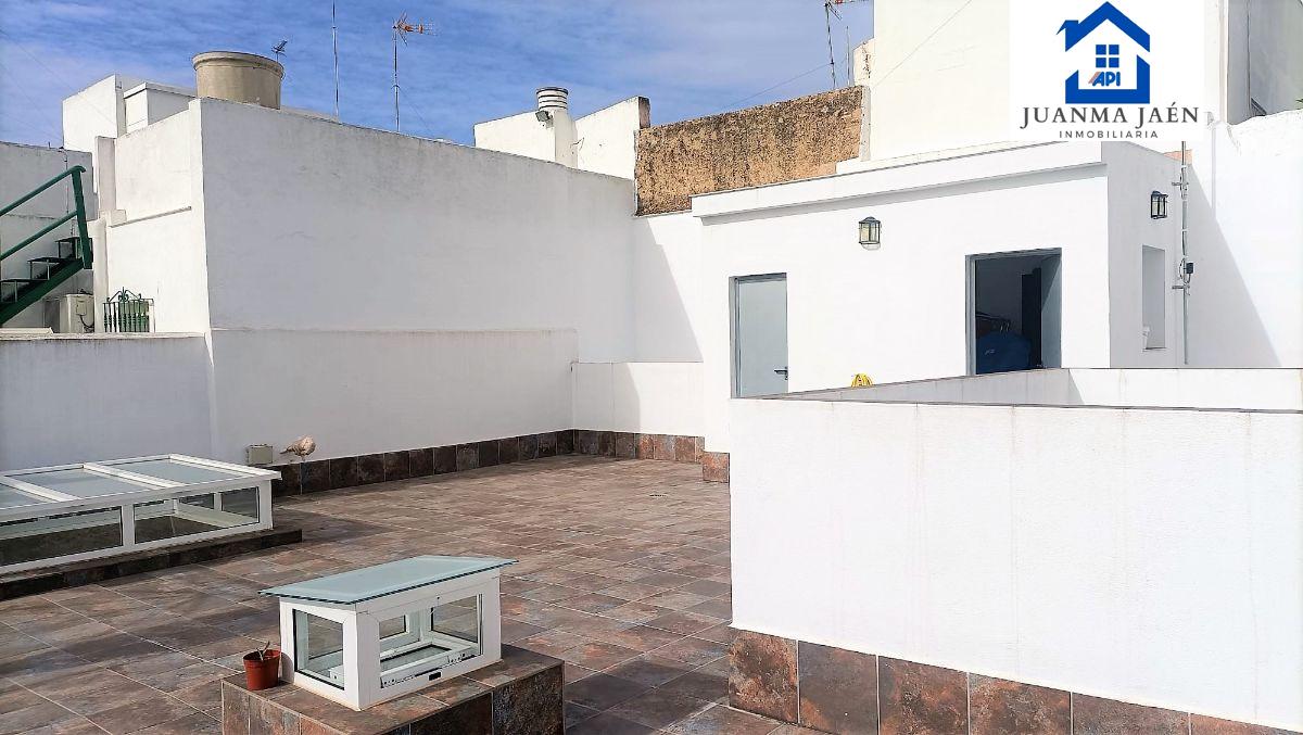For sale of house in San Fernando