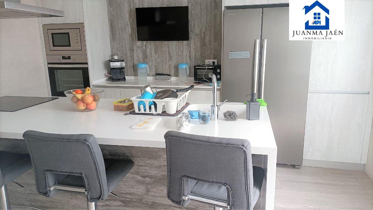 For sale of house in San Fernando