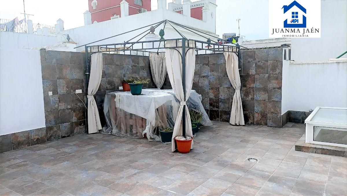 For sale of house in San Fernando