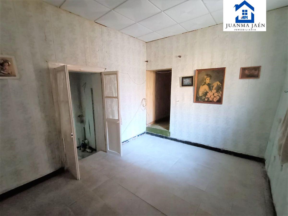 For sale of house in San Fernando