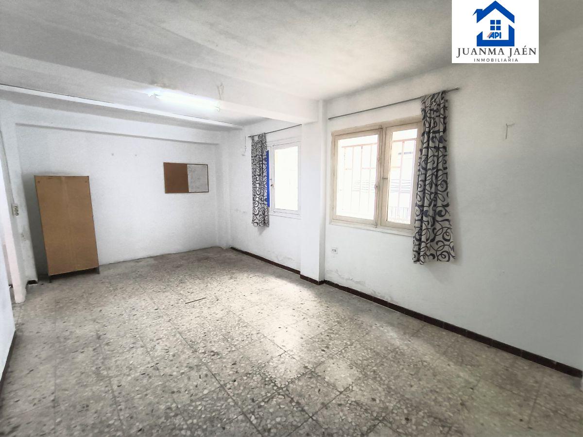 For rent of commercial in San Fernando