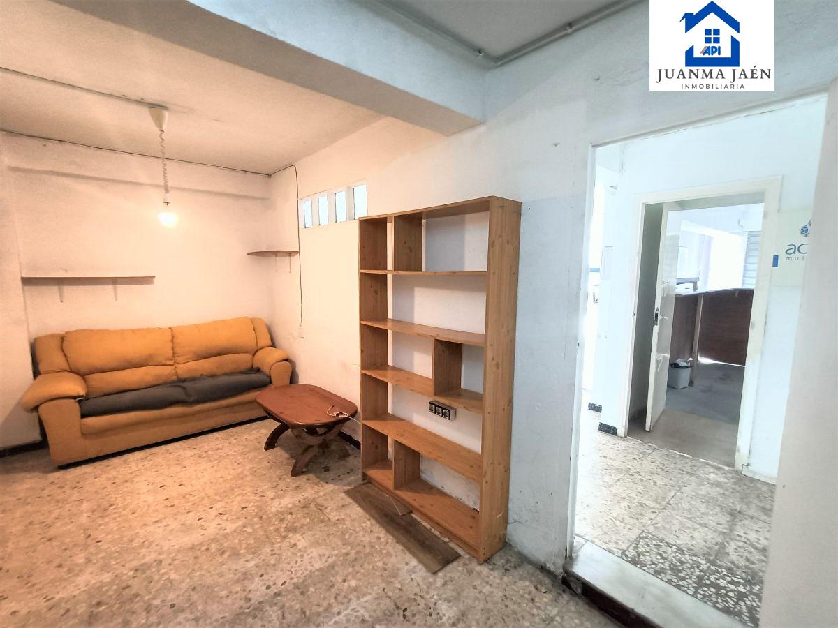 For sale of commercial in San Fernando