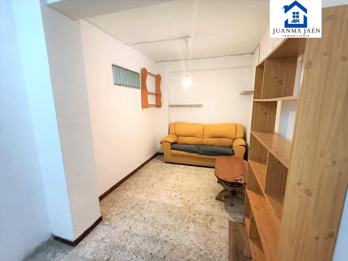 For sale of commercial in San Fernando